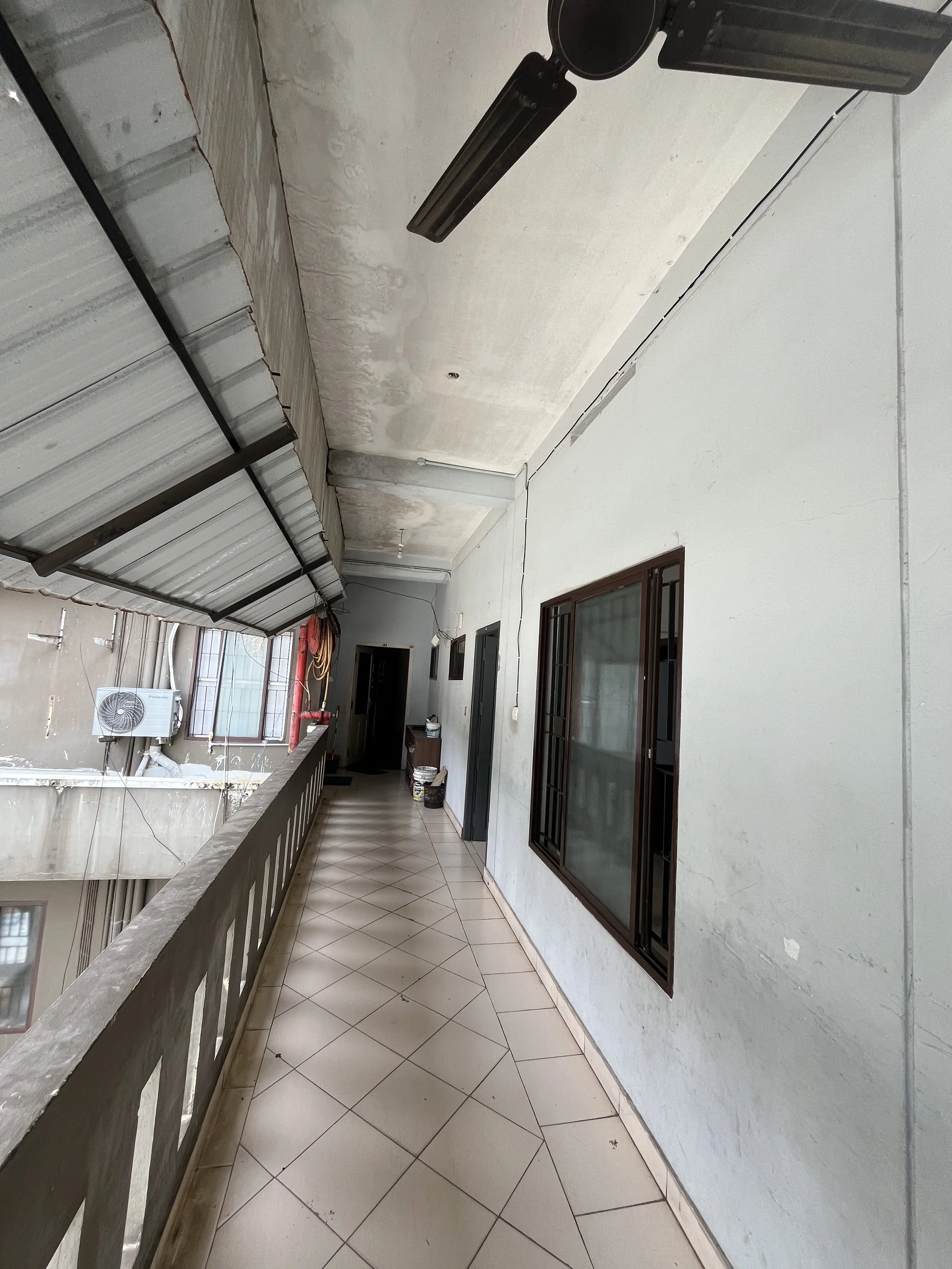 Gallery 16